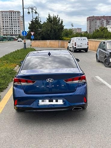 range rover stop: Hyundai Sonata: 1.6 l | 2018 il Sedan — 4