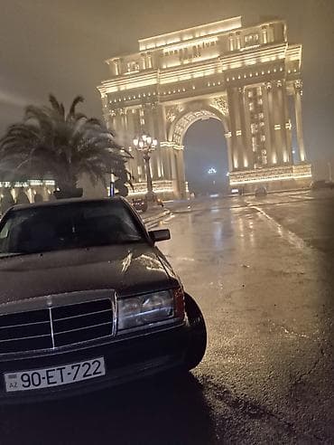 mercedes ucuz: Mercedes-Benz 190E (W201) sedan - Kuzov: 4 qapılı sedan, metalik boz — 1