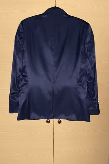 kişi geyimi: Tünd göy rəngdə, bir düyməli, şax materialdan hazırlanmış kişi — 2