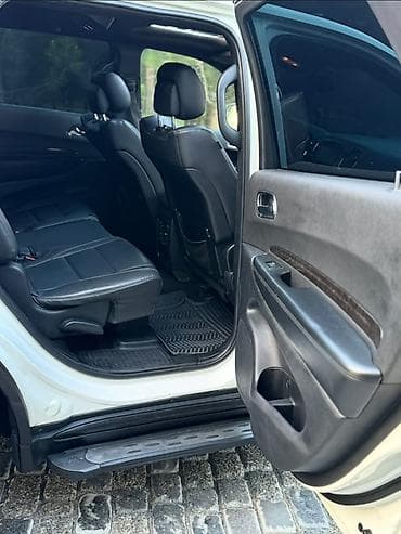 vito disk: Dodge Durango Crew – ağ rəngli 7 nəfərlik SUV Xüsusiyyətlər: - — 8