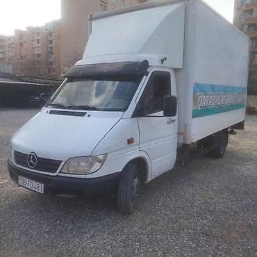 Mercedes-Benz Sprinter yük maşını – qapalı furgon kuzovlu