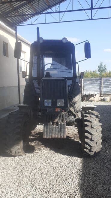 Belarus 89.2 traktoru - Güclü universal kənd təsərrüfatı traktoru -