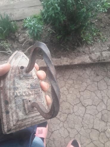 Döküm dəmirdən köhnə tip ütü - Material: tam metal/döküm dəmir gövdə — 2