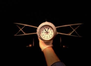 qizil onluq qiymeti: Dekorativ saat 1991-ci ildə hazırlanıb əl işi görkəmli təyyarə Çox — 3