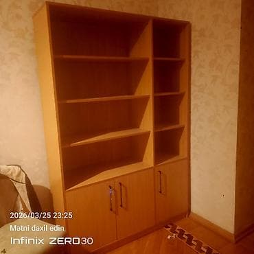 kitab skafi: Iki bölməli kitab rəfi və alt dolablı vitrin - Material: ağac — 1