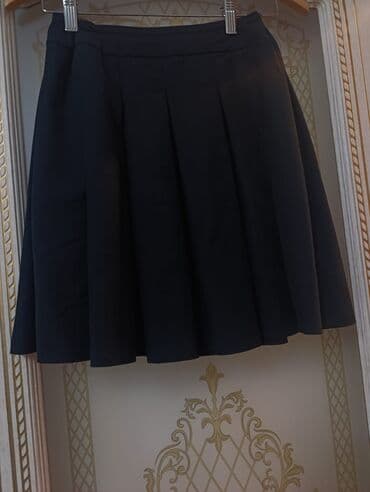 dəri yupkalar: Qara qısa ətək - Dizayn: Klapanlı/qatlı A-kesim, bel hissəsi hamar — 1