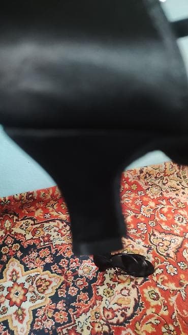 Qadın ayaqqabıları: Ölçü: 39, rəng - Qara, Yeni — 9