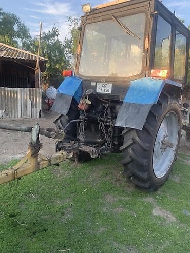 retro avtomobil: Belarus MTZ traktoru tekerleri teze matoru teze yiglib akmiyatoru — 4