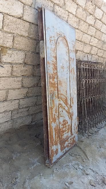 dəmir fermalar: Mənzil üçün İşlənmiş Giriş qapısı Zamok ilə, Zəmanətsiz, Ödənişli quraşdırma, Ödənişli çatdırılma — 2