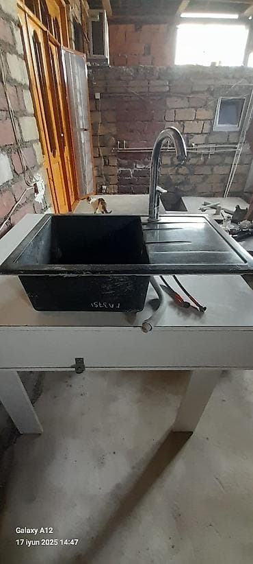 Qranit moyka krantı ilə birgə satılır lalafo.az -da Qranit moyka krantı ilə birgə satılır