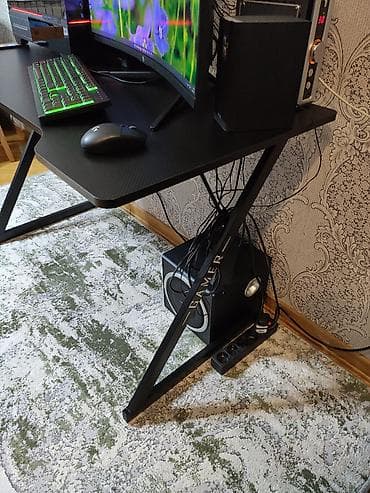 Gaming kompyuter masasi 120/60sm
Saz veziyyetdedir. Qiymet sondur — 2