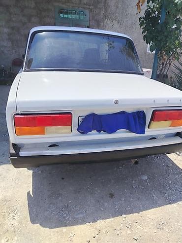 ön şüşə: VAZ 2107, ağ rəng Xüsusiyyətlər: - Kuzov: sedan, klassik “07” — 2