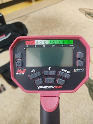 Metal axtaran.Ideal veziyyetde Minelab firmasinin VANQUISH 540 metal — 2
