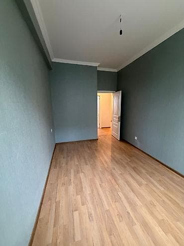 kiraye menzil: Bineqedide azadliq metrosuna yaxin 5/1 mertebesinde 3 otaqli eşiyasiz — 10