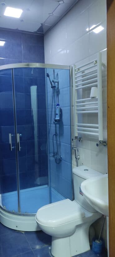 həzi aslanov kirayə: Geniş və rahat qonaq otağı/kiralık otaq. Xüsusiyyətlər: İnşaatçılar — 6