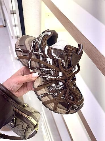 krosovka ayaqqabı: Ölçü: 38, rəng - Qəhvəyi, Yeni — 1