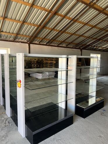 refler: Magaza ucun vitrinler hundurluk 1.50 en 090 sm. Divar vitrinleri ise — 5