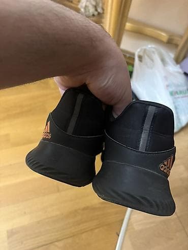 krosovka: Adidas kişi idman ayaqqabısı - Rəng: tam qara, narıncı Adidas loqolu — 3