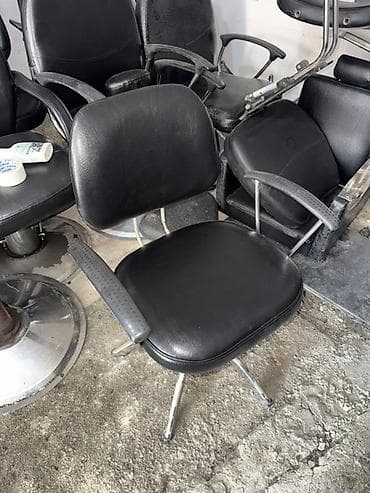 divarda kitab refi: Peşəkar salon kreslosu – qara rəng, metal konstruksiya - Təyinat — 3