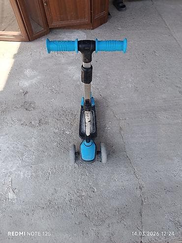 Uşaq skateri (3 təkərli) - Rəng: qara-mavi - 2 ön təkər + 1 arxa — 2