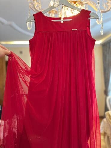 ikinci əl uşaq əşyaları: Elbise (don) tecili satilir!4 saata geynilib!Moskvada alinib! S,M — 2