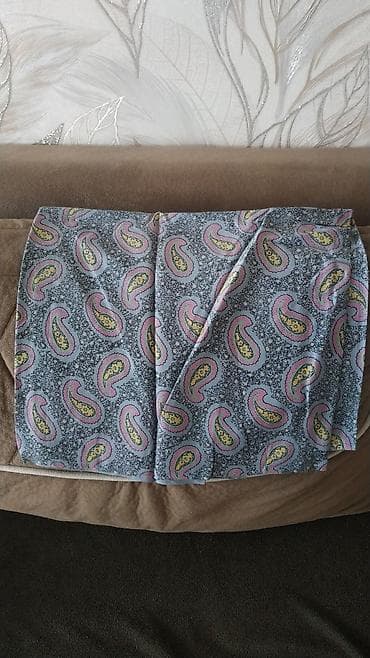 Yun: Sandiq mali qedimi parcalar teze,ipek,vilur,mexmer parcalar var — 5