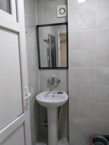 şuşada günlük kiraye evler: 🏡 Kirayə – 3 otaqlı mənzil 📍 Gəncə şəhəri, Beynəlxalq Xəstəxananın — 10