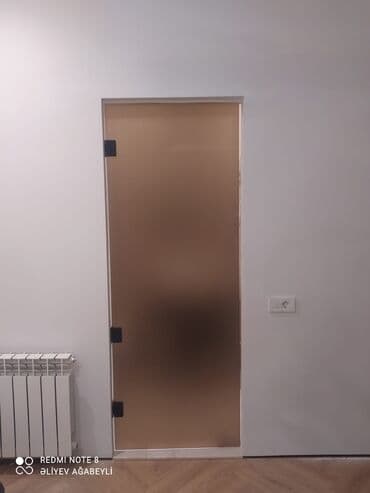 Фурнитура и комплектующие: Tutqun şüşədən hazırlanmış, qara metal menteşələri olan daxili qapı — 3