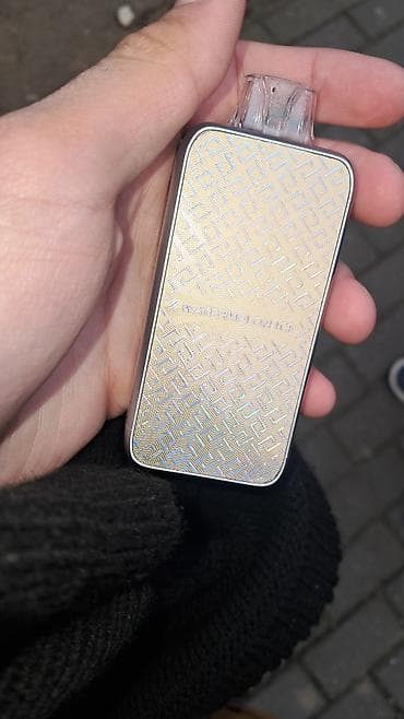 papaq panda: FOF brendinin portativ elektron buxar cihazı (pod). Kompakt, yastı — 2