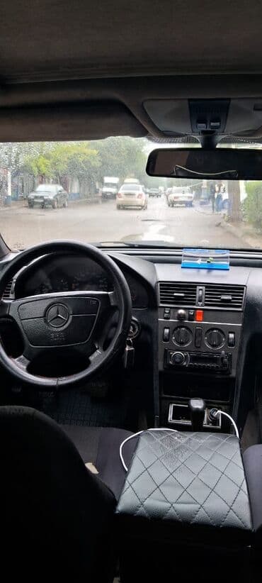 yeşqa mersedes: Mercedes-Benz C 180: 1.8 l | 1994 il Sedan — 3