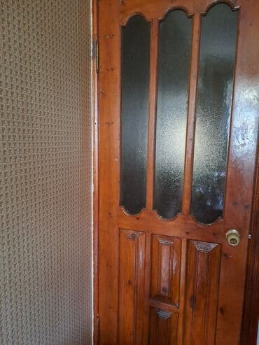 taxtalar: Ev qapsi,taxtadan.4 dene qapdi. Biri 70 m — 2