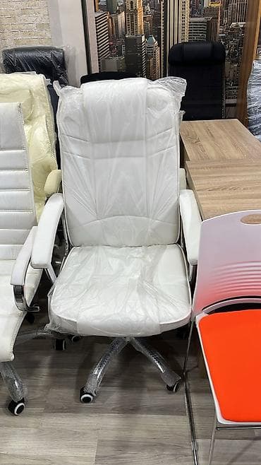 komputer stolu satilir: Новый, С колесиками, Рукояти регулируются, Кожа — 1