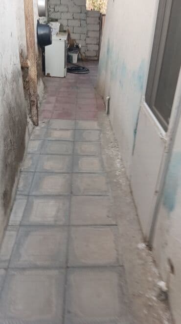 otaq yoldası: Kohne Corat merkeze cox yaxın yerde 4 otaq 2 kuxna hamam 104 kvadrat — 2