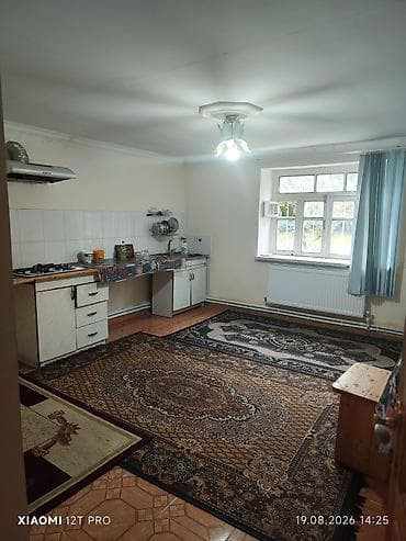 heyet evler: Qusar şəhərində, Xıdır restoranı ilə üzbəüz yerləşən iki mərtəbəli ev — 8