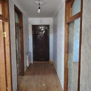 bar: 2 otaqlı həyət evi - Plan: dəhliz, 2 ayrı otaq, mətbəx, sanitar — 1