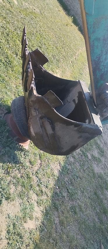 turbo az panorama: Ekskavator üçün torpaqqabı (kovş) — gücləndirilmiş kənar və dişli — 1