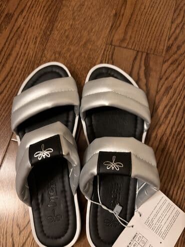 Teze 34,35 razmere geden sabo sadece razmer balaca geldiyi ucun