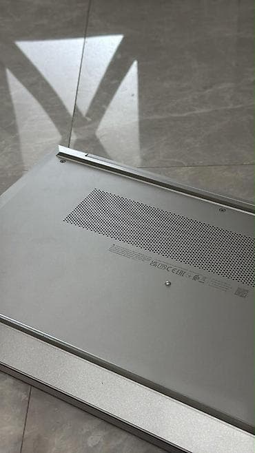 hp notebook 450 g7: HP noutbuk – gümüşü alüminium gövdə, nazik və yüngül dizayn — 2