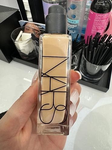 krem a e: NARS Natural Radiant Longwear Foundation – 30 ml Yenidir,sephoreden — 4