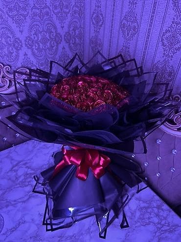 kaktus gülü: Qırmızı qızılgüllərdən ibarət lüks buket - Tərkib: Onlarla parlaq — 2
