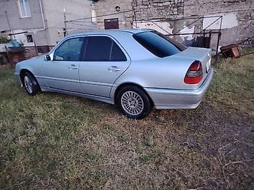 prius qapi: Model: Mercedes-Benz C-sinfi sedan (W202) Kuzov: 4 qapı, gümüşü rəng — 3