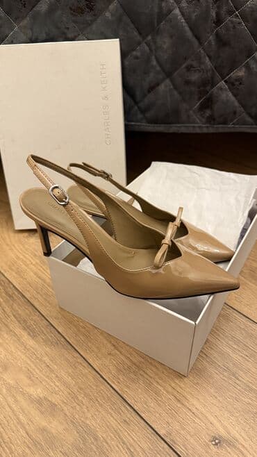 Tərliklər: Charles & Keith firması kaplok ayaqqabı, 37 razmer. Razmer səhv — 2