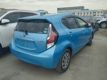 mercedes yan guzguler: Toyota Prius: 1.5 l | 2015 il Hetçbek — 2