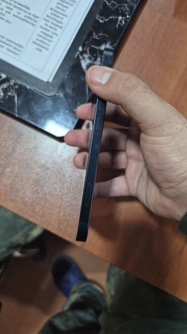 IPhone 13, Midnight, Face ID