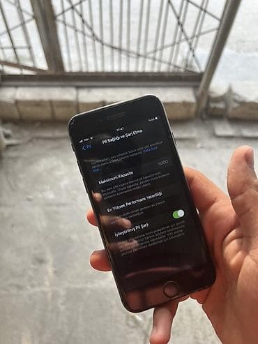 tv bu 2: IPhone SE, Qara, Barmaq izi — 5