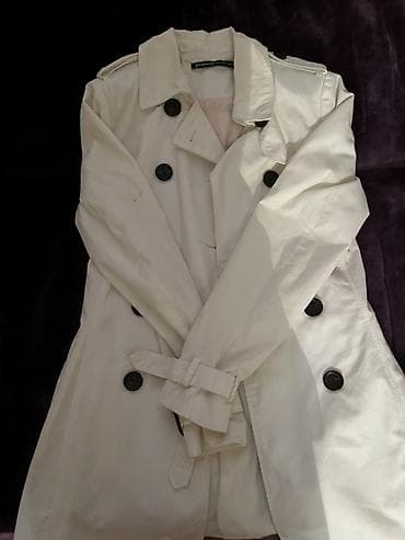 Ağ rəngli klassik trençkot - Üçqat düyməli (double-breasted) ön