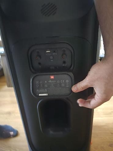 jbl qulaqciq: İşlənmiş JBL Kolonka, Növ - Portativ, rəng - Qara — 4