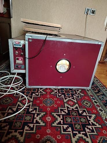 Moyka avadanlığı: Salam aleykum. 176 ədəd toyuq yumurtası tutur. Avtomatikdir. Beyni — 1