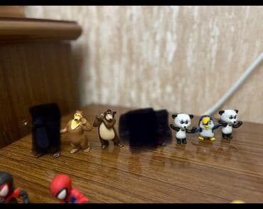 Игрушки киндер сюрприз серия Маша и медведь