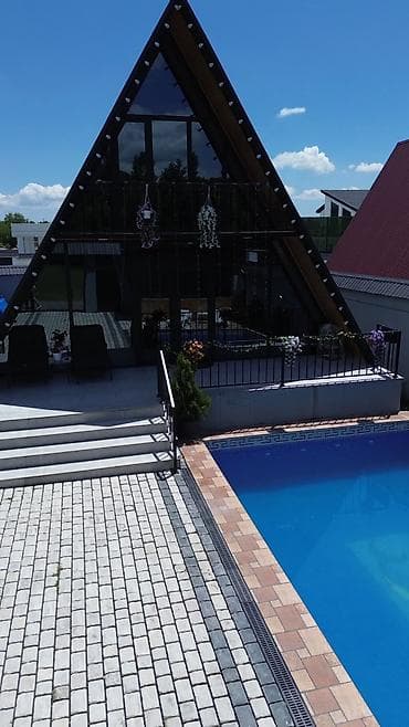 ucuz ev: Qebelef istiqamətində dağ-mənzərəli, A-frame (üçbucaq formalı) modern — 3